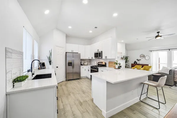 $2,100 | 12158 Bowsman Drive, Tomball, TX 77377