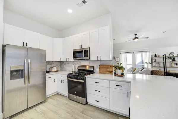 $2,100 | 12158 Bowsman Drive, Tomball, TX 77377