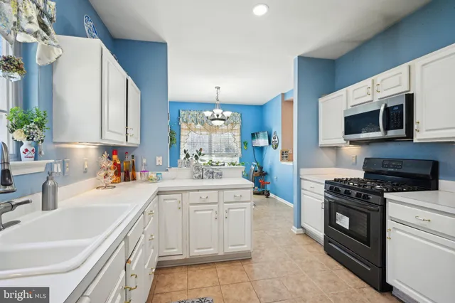 $525,000 | 25 Cardinal Flower Lane, West Windsor, NJ 08550