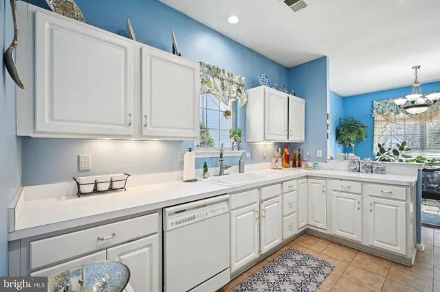 $525,000 | 25 Cardinal Flower Lane, West Windsor, NJ 08550