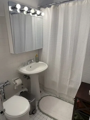 $1,500 | 4950 North Marine Drive, Unit 404, Chicago, IL 60640