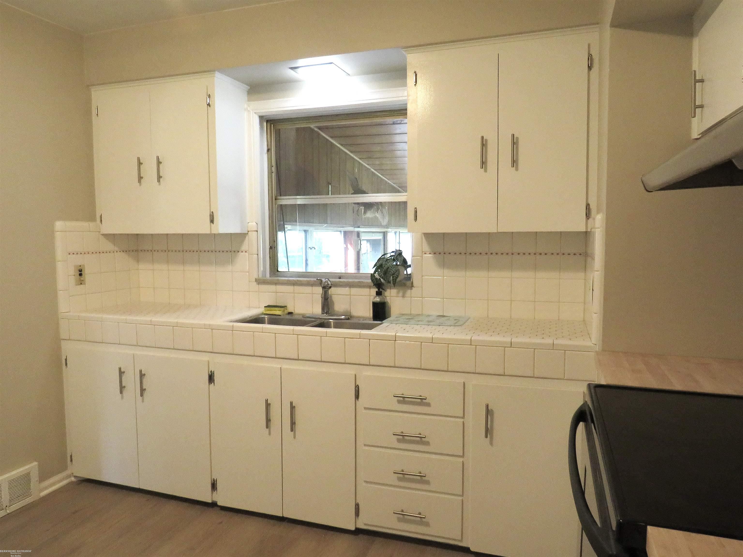 42501 Utica Road Sterling Heights, MI 48314 - Photo 9 of 17