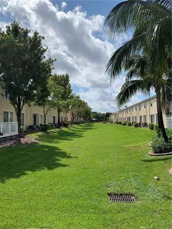 $2,750 | 6300 Landings Way, Tamarac, FL 33321