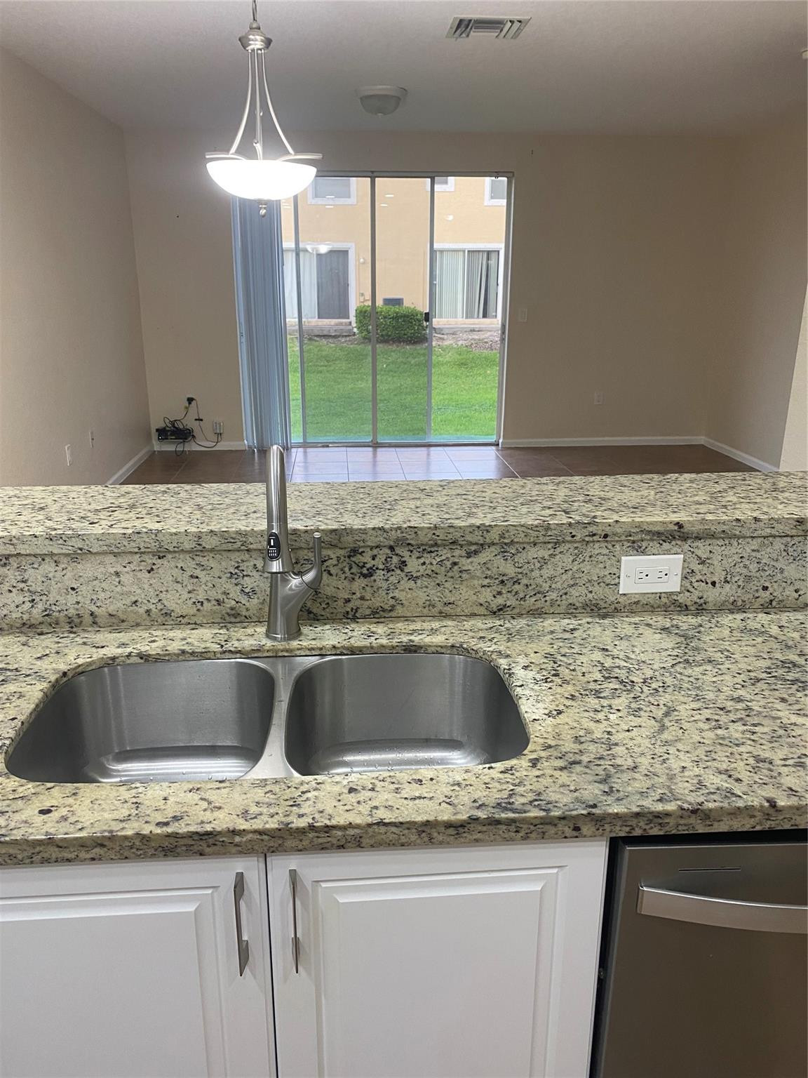 6300 Landings Way Tamarac, FL 33321 - Photo 5 of 24 Photo 5