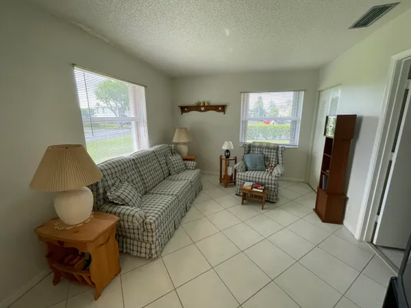 $1,950 | 1661 Northwest 20th Avenue, Unit A1, Delray Beach, FL 33445