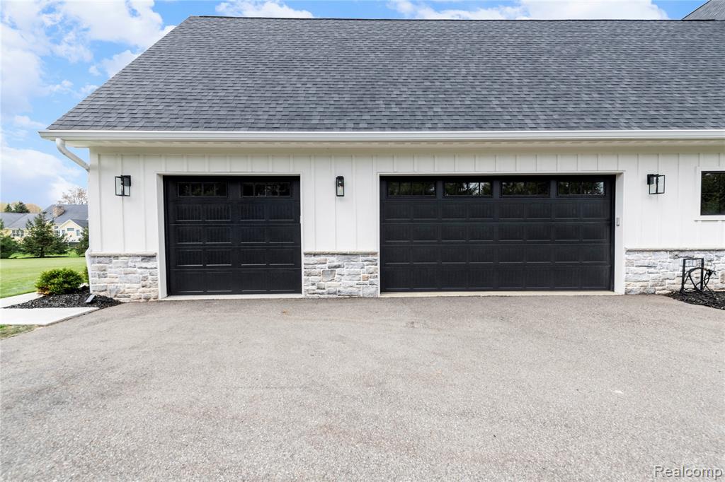 8439 Holcomb Road Clarkston, MI 48348 - Photo 16 of 64
