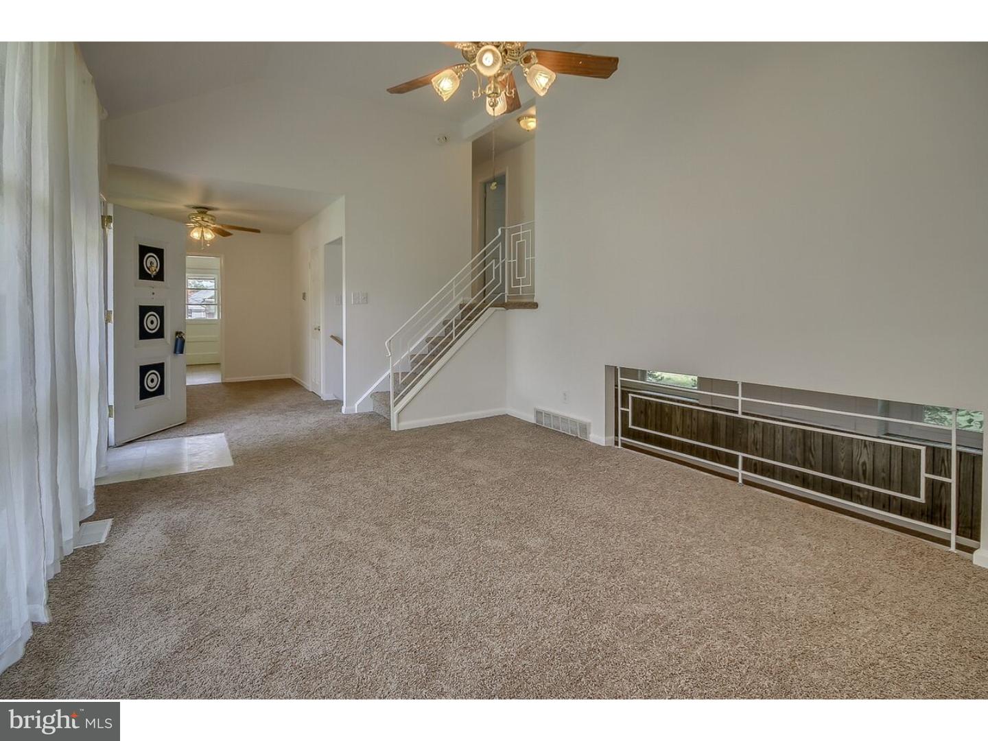 738 Cypress Road Warminster, PA 18974 - Photo 5 of 25 Living Room