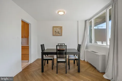 $229,500 | 4343 Cherry Hill Road, Unit 306, Arlington, VA 22207