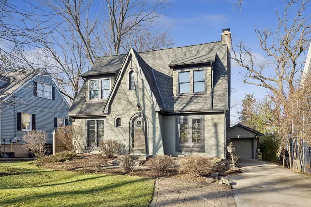 $539,000 | 606 Elm Street, Glen Ellyn, IL 60137