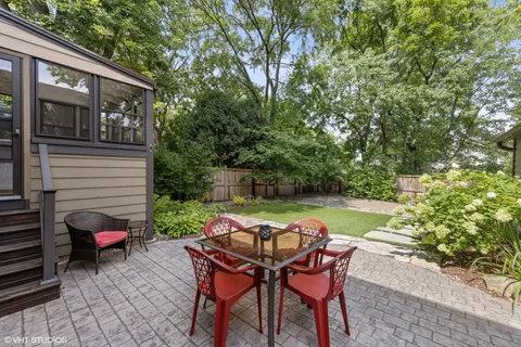 $539,000 | 606 Elm Street, Glen Ellyn, IL 60137