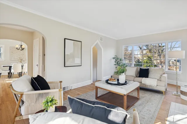 $539,000 | 606 Elm Street, Glen Ellyn, IL 60137