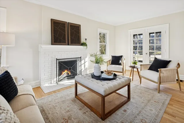 $539,000 | 606 Elm Street, Glen Ellyn, IL 60137