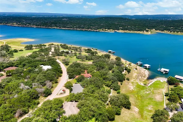 $1,228,000 | 21604 Arrowhead Point, Lago Vista, TX 78645