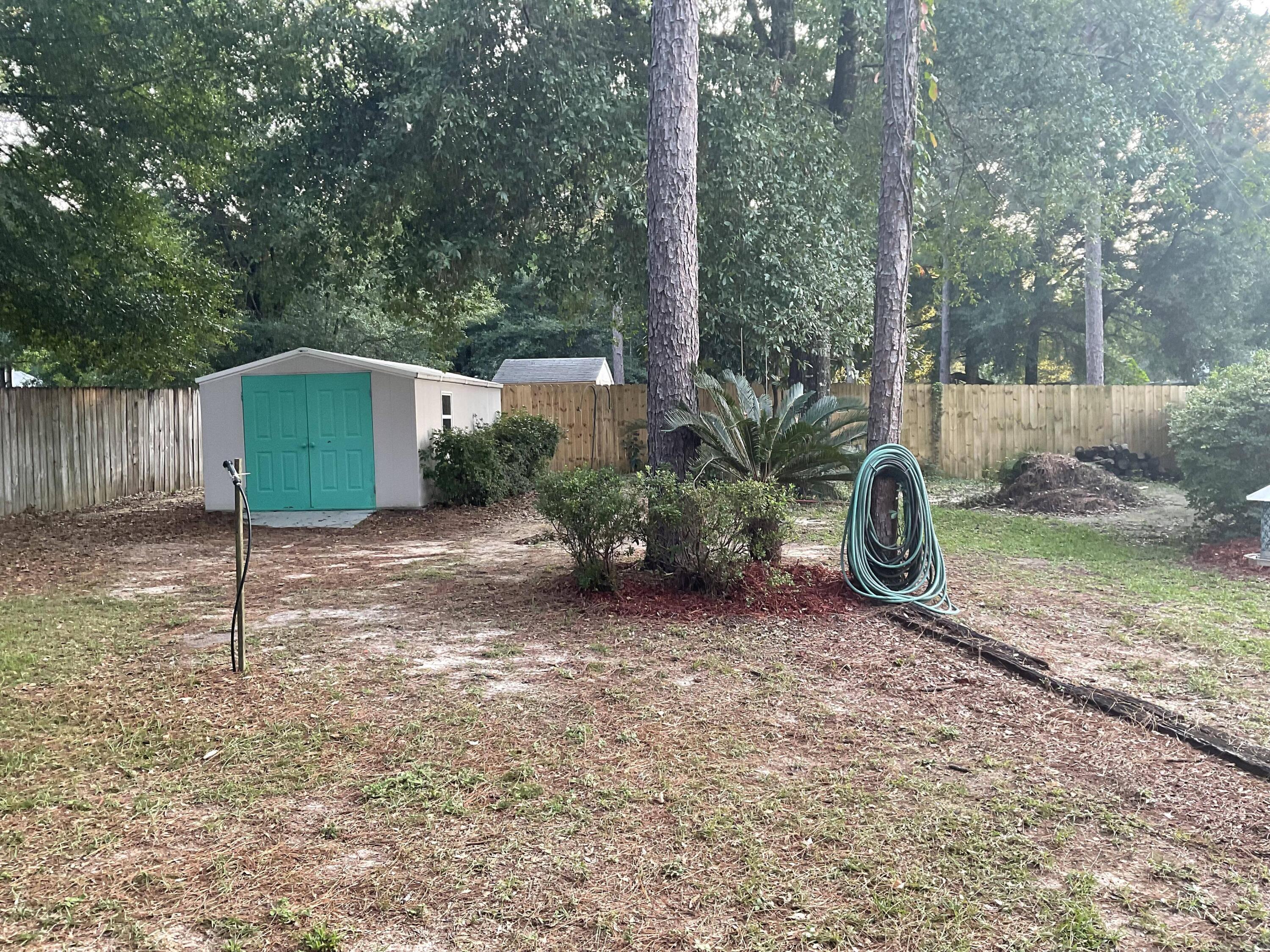 381 John King Road Crestview, FL 32539 - Photo 22 of 34 10 x15 shed