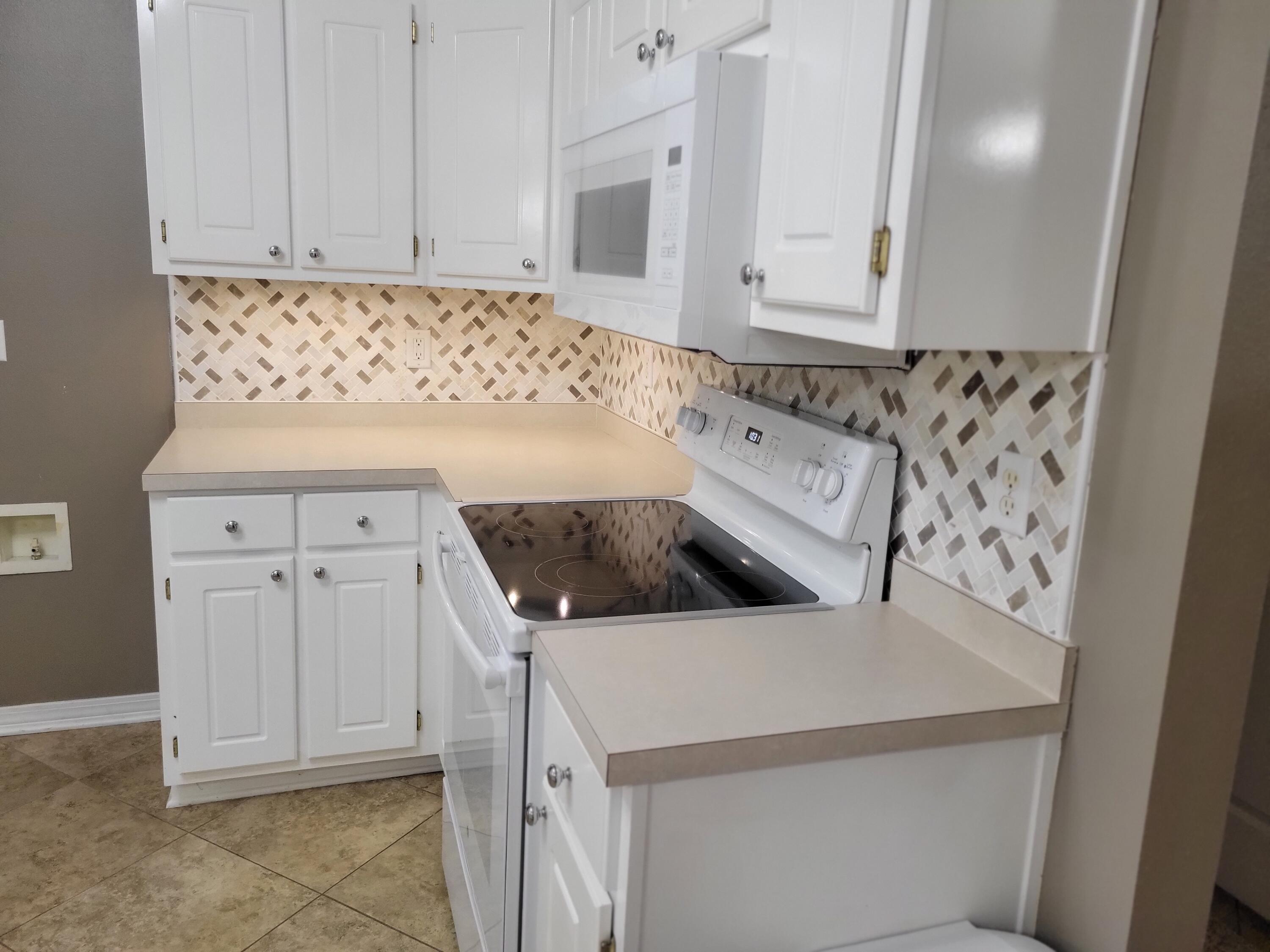 381 John King Road Crestview, FL 32539 - Photo 8 of 34 Stove