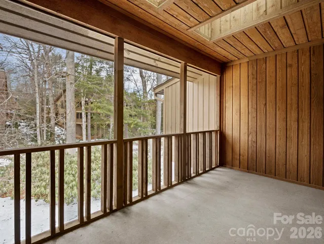 $380,000 | 605 Red Oak Drive, Hendersonville, NC 28791