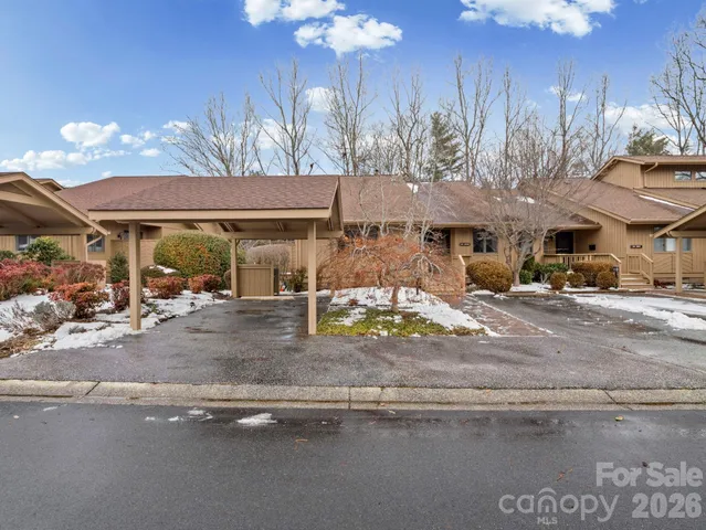 $380,000 | 605 Red Oak Drive, Hendersonville, NC 28791