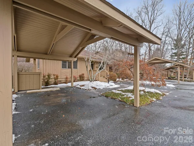 $380,000 | 605 Red Oak Drive, Hendersonville, NC 28791