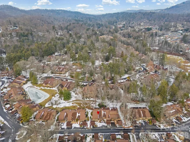 $380,000 | 605 Red Oak Drive, Hendersonville, NC 28791