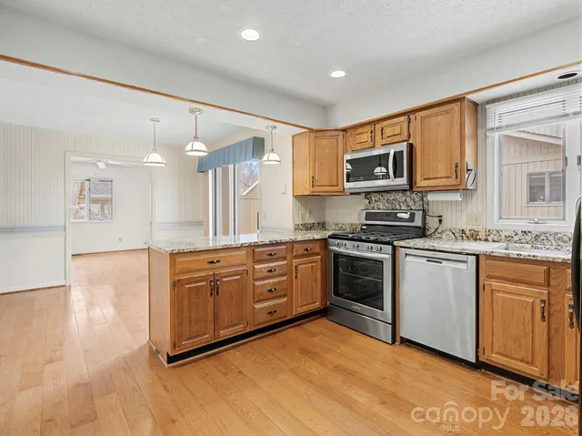 $380,000 | 605 Red Oak Drive, Hendersonville, NC 28791