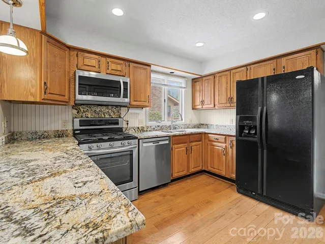 $380,000 | 605 Red Oak Drive, Hendersonville, NC 28791