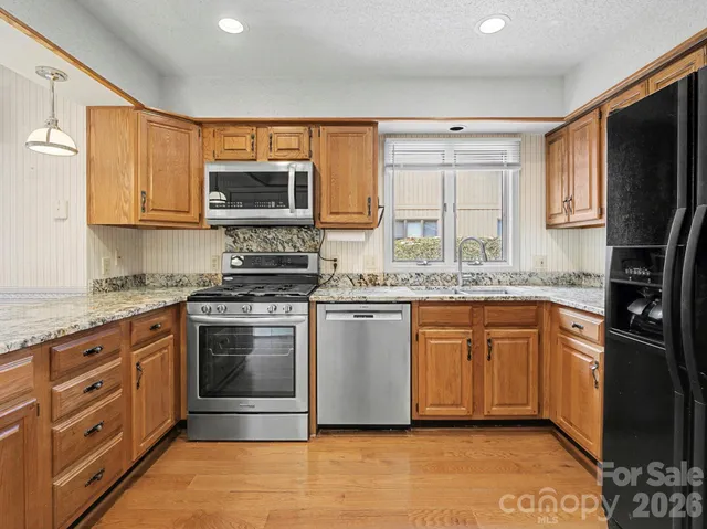 $380,000 | 605 Red Oak Drive, Hendersonville, NC 28791