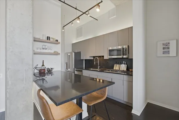 $6,500 | 900 North Kingsbury Street, Unit 1166, Chicago, IL 60610