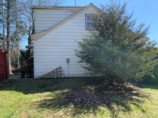 $180,000 | 23514 124th Street, Salem Lakes, WI 53179