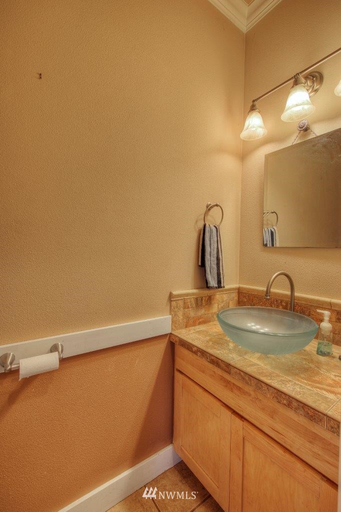 21515 Connells Prairie Road Buckley, WA 98321 - Photo 12 of 34 Gallery Image 12