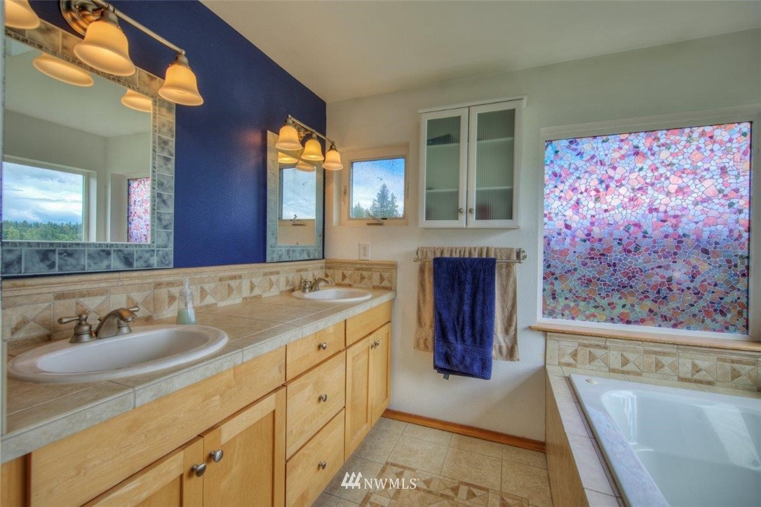 21515 Connells Prairie Road Buckley, WA 98321 - Photo 21 of 34 Gallery Image 21