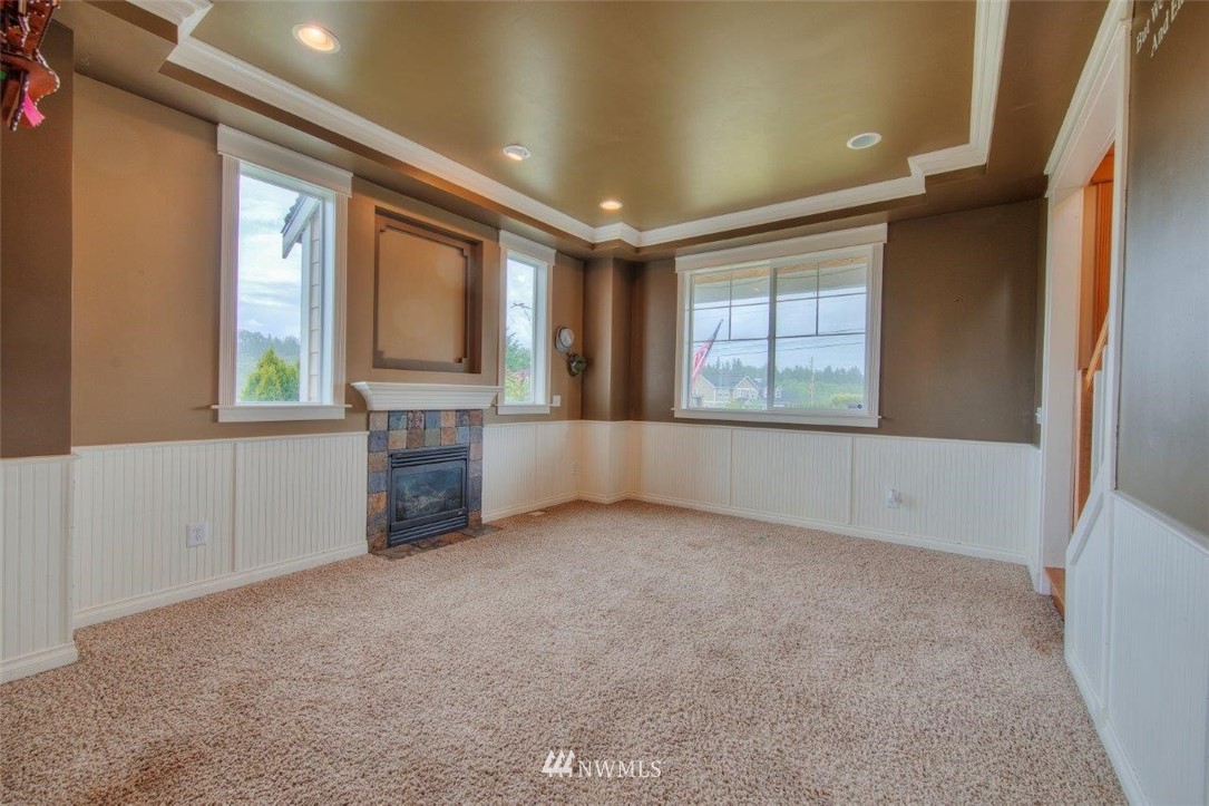21515 Connells Prairie Road Buckley, WA 98321 - Photo 4 of 34 Gallery Image 4