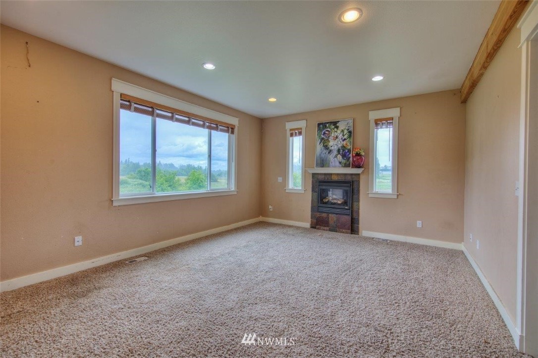 21515 Connells Prairie Road Buckley, WA 98321 - Photo 9 of 34 Gallery Image 9