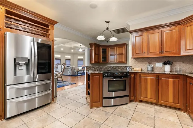 $5,500 | 5004 Cypress Lake Drive, Lake Charles, LA 70611