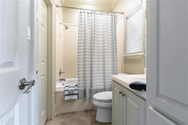 $5,500 | 5004 Cypress Lake Drive, Lake Charles, LA 70611