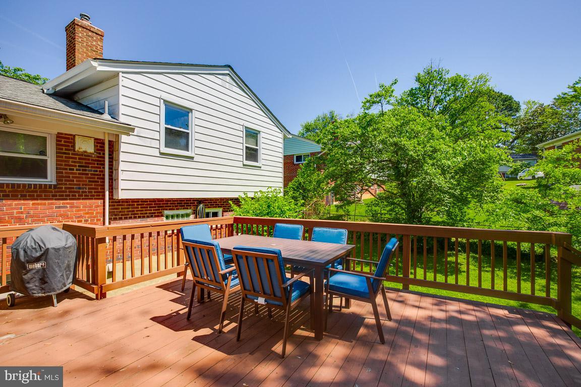 10205 Folk Street Silver Spring, MD 20902 - Photo 3 of 31 Gallery Image 3