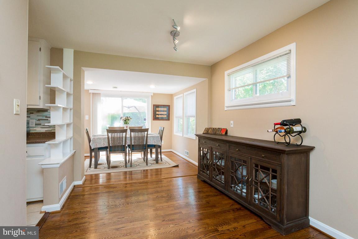 10205 Folk Street Silver Spring, MD 20902 - Photo 9 of 31 Gallery Image 9