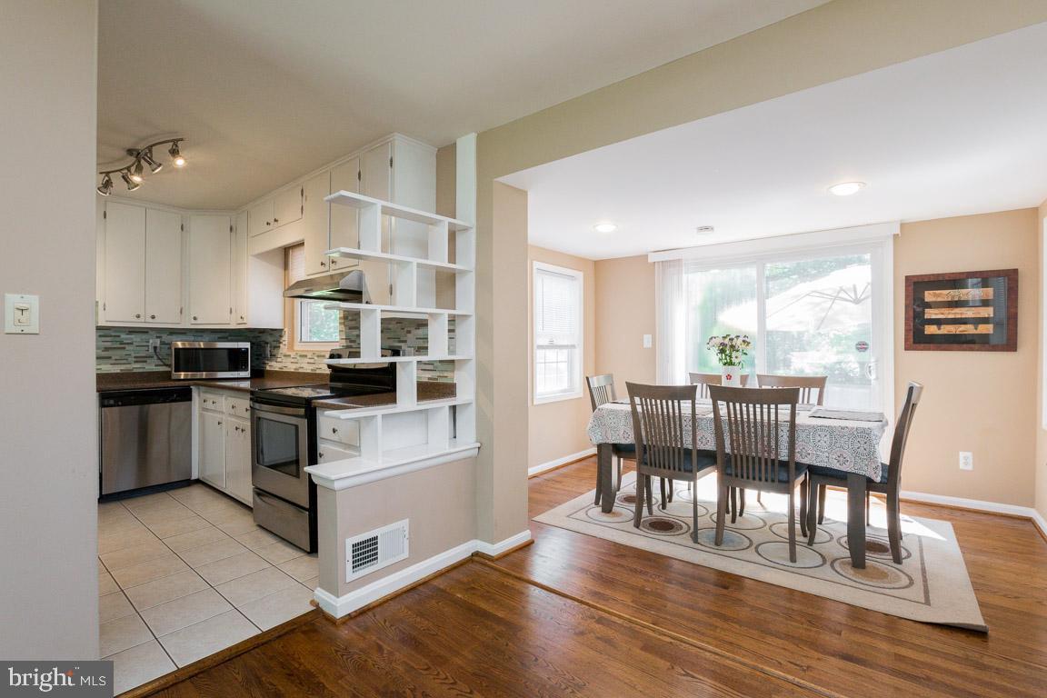 10205 Folk Street Silver Spring, MD 20902 - Photo 10 of 31 Gallery Image 10