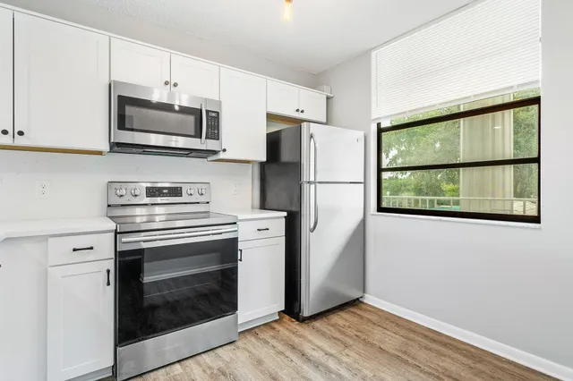 $2,300 | 3710 Whitehall Drive, Unit 203, West Palm Beach, FL 33401