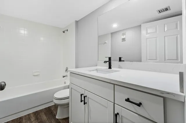 $2,300 | 3710 Whitehall Drive, Unit 203, West Palm Beach, FL 33401