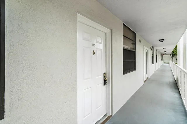 $2,300 | 3710 Whitehall Drive, Unit 203, West Palm Beach, FL 33401