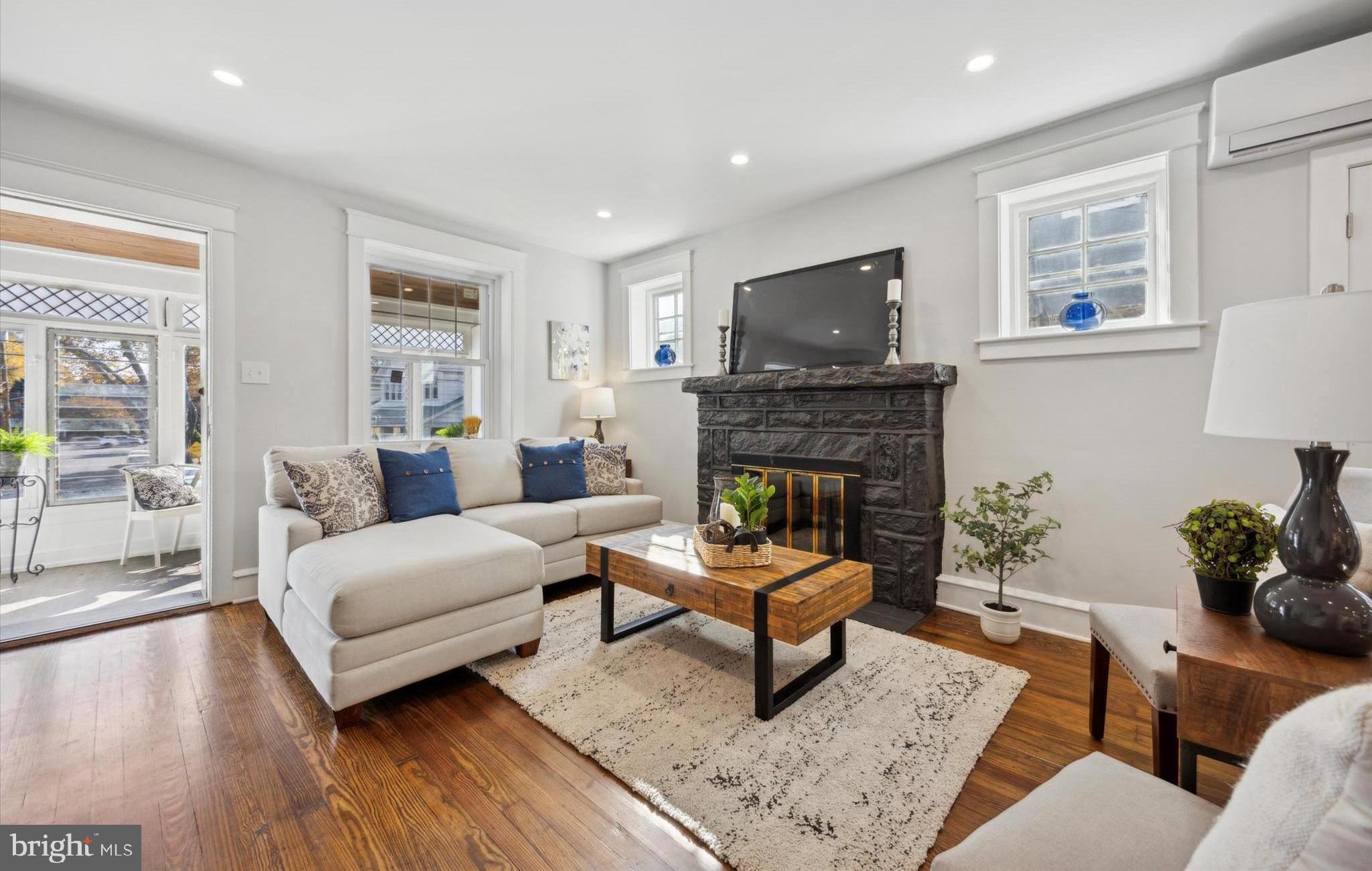 344 Spring Road Havertown, PA 19083 - Photo 5 of 23