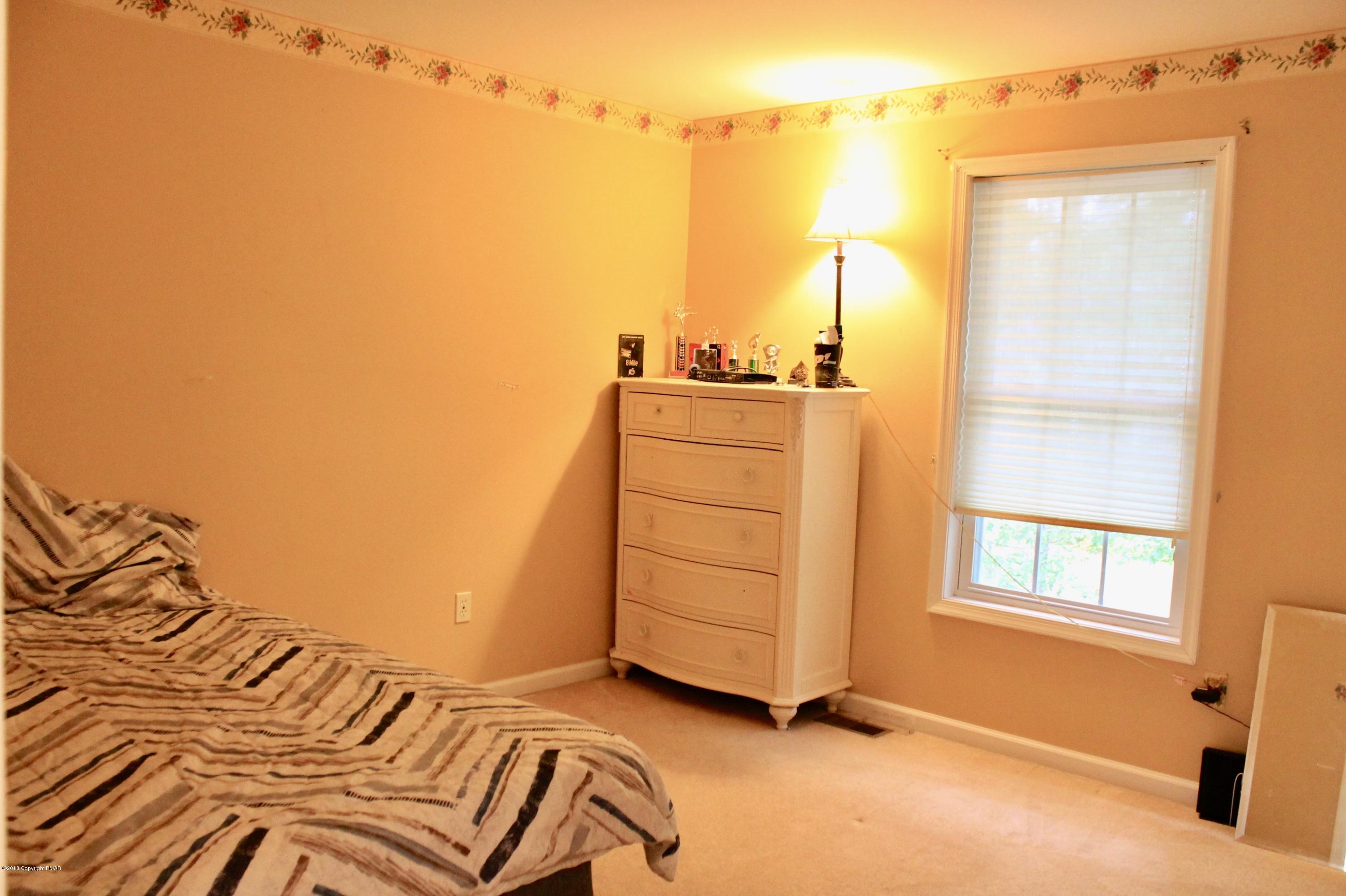 625 Balin Lane Tamiment, PA 18371 - Photo 18 of 25 Bedroom 3