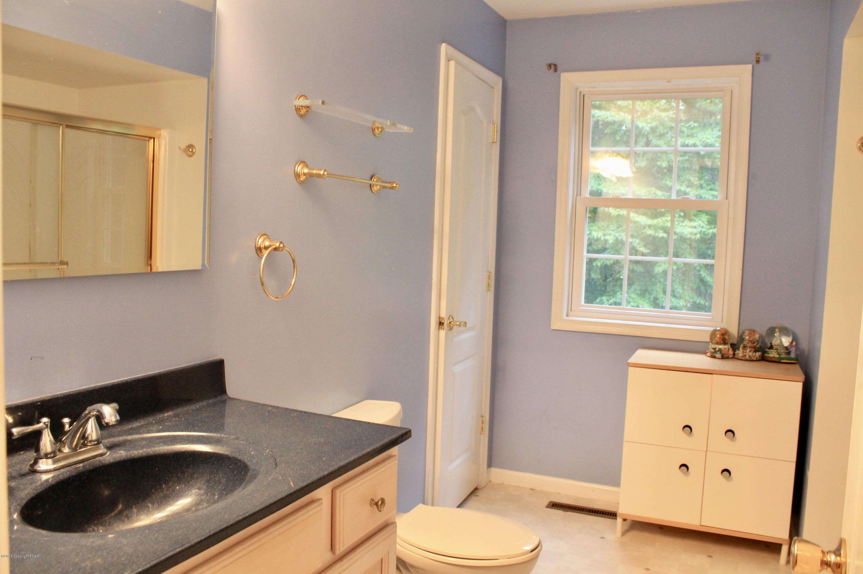 625 Balin Lane Tamiment, PA 18371 - Photo 20 of 25 2nd Full Bath 2nd level