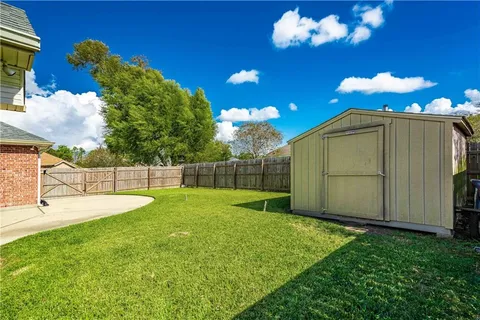 $335,000 | 141 Oak Moss Drive, Laplace, LA 70068