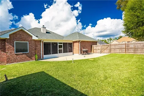 $335,000 | 141 Oak Moss Drive, Laplace, LA 70068