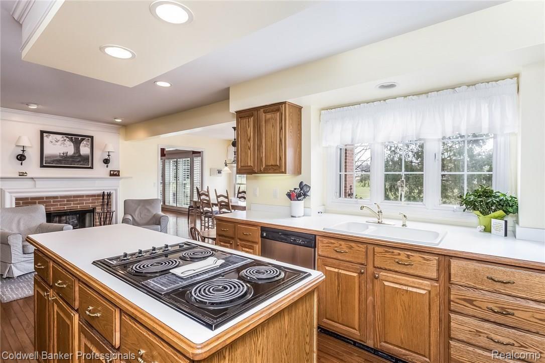 46743 Mornington Road Canton, MI 48188 - Photo 20 of 51 023-Kitchen-3939247-medium.jpg
