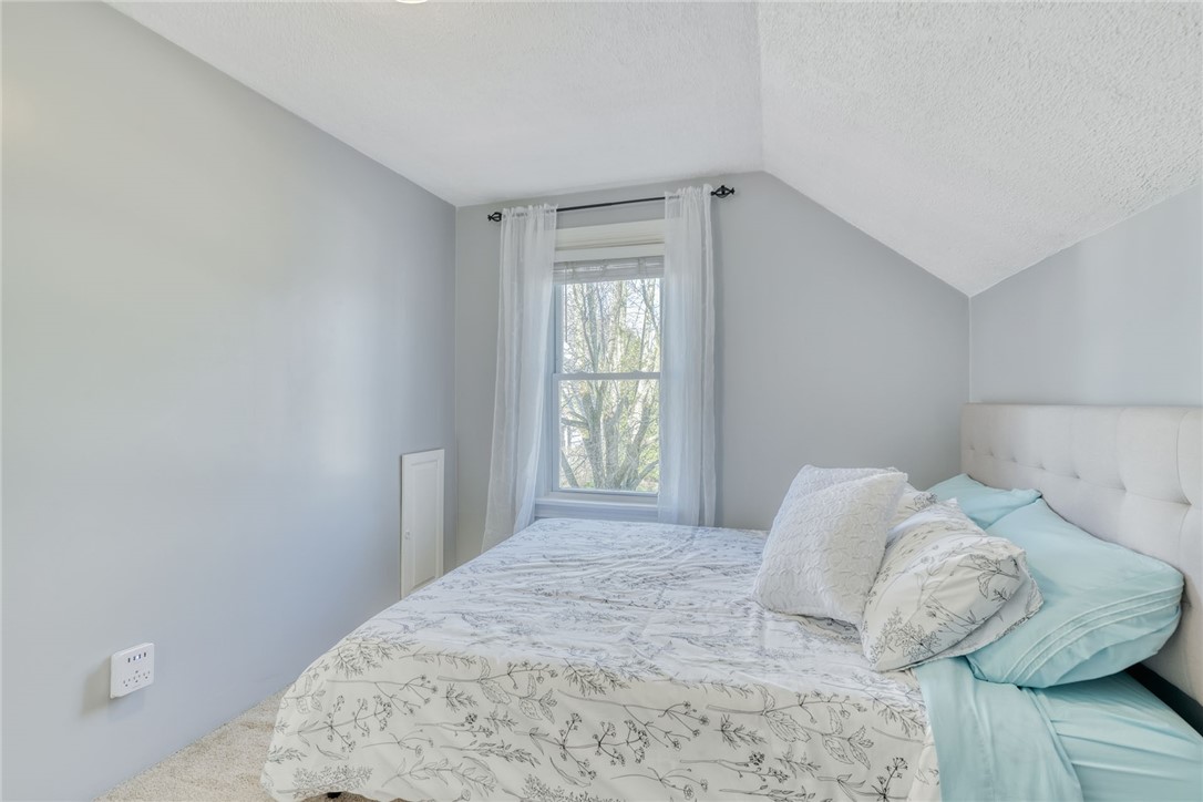 112 Middlesex Road Rochester, NY 14610 - Photo 28 of 40 MASTER BEDROOM