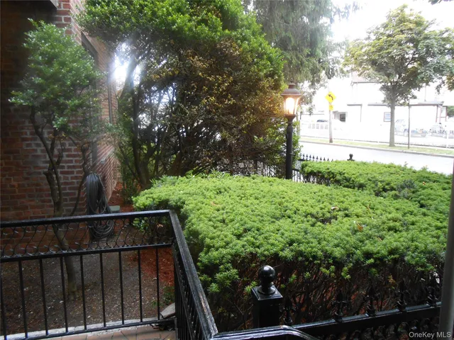 $2,000 | 131-11 Kew Gardens Road, Unit 5M | Kew Gardens