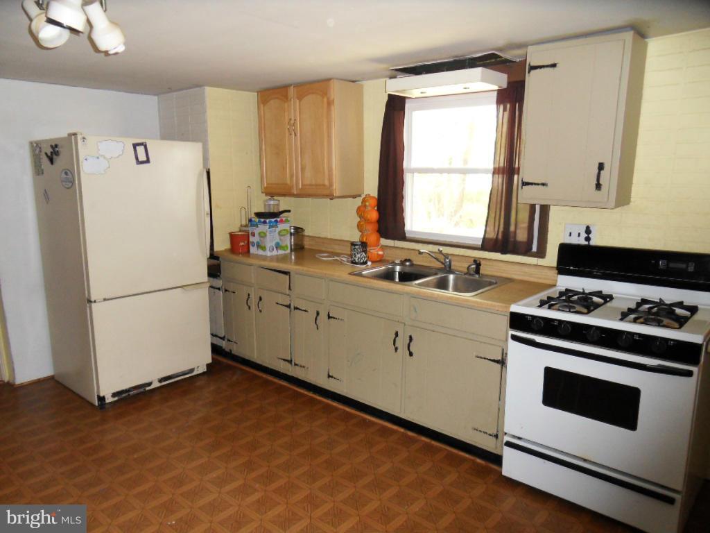 6538 Eldorado Road Federalsburg, MD 21632 - Photo 8 of 29 Kitchen