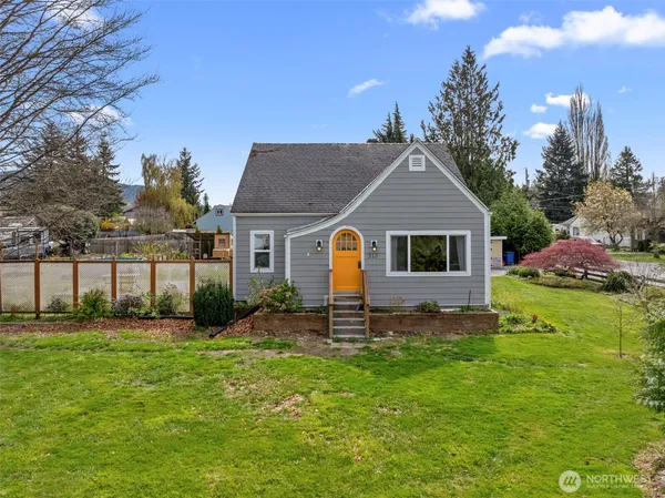$525,000 | 313 West State Street, Sedro-Woolley, WA 98284